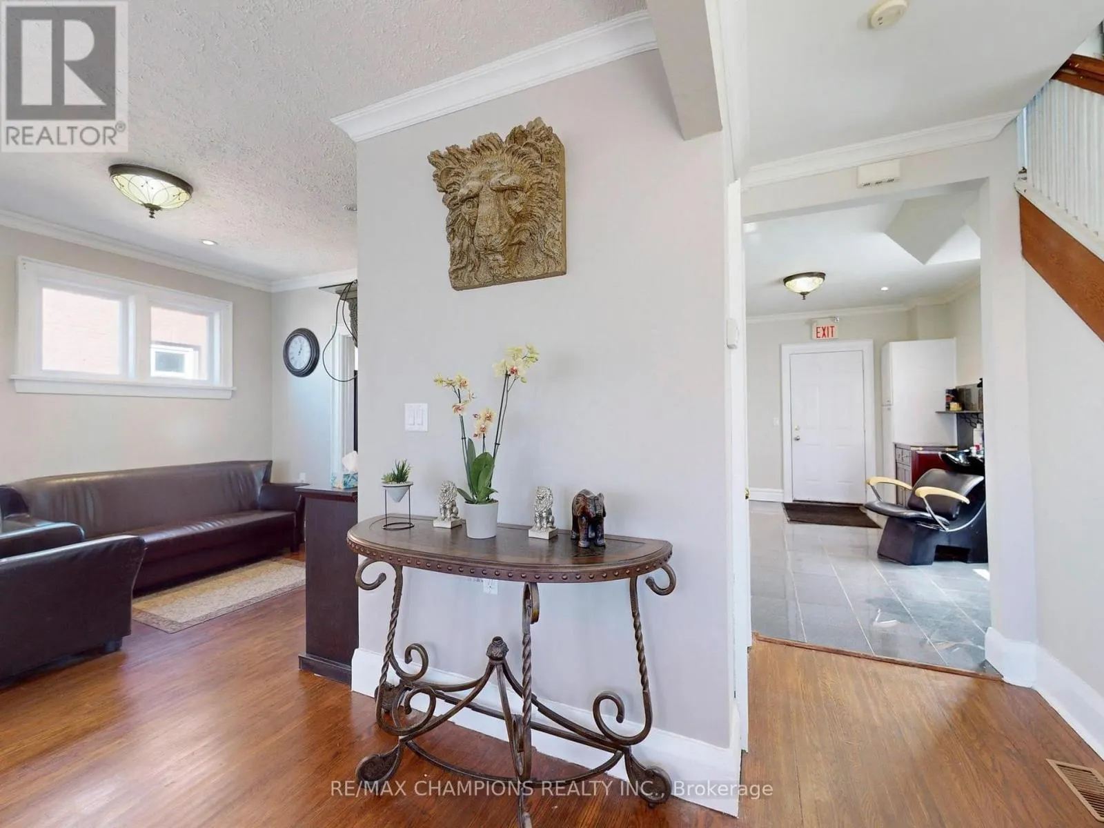 219 QUEEN STREET W