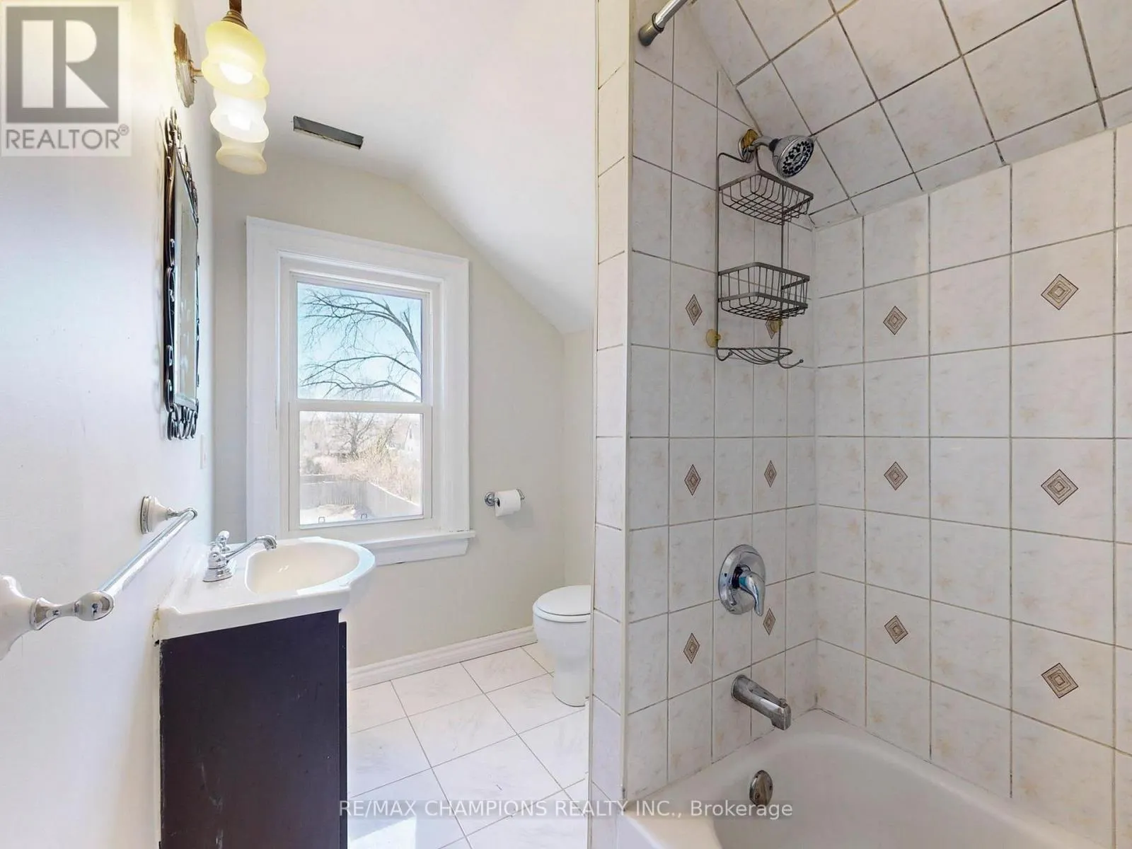 219 QUEEN STREET W