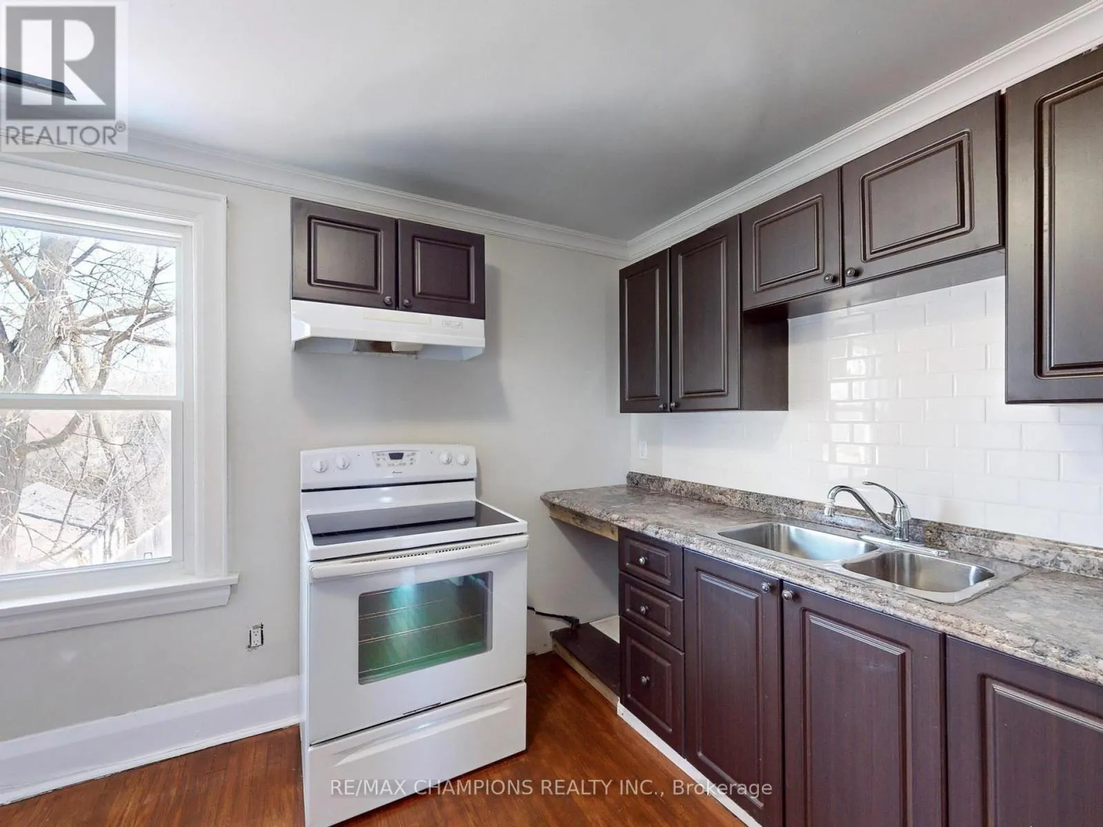 219 QUEEN STREET W