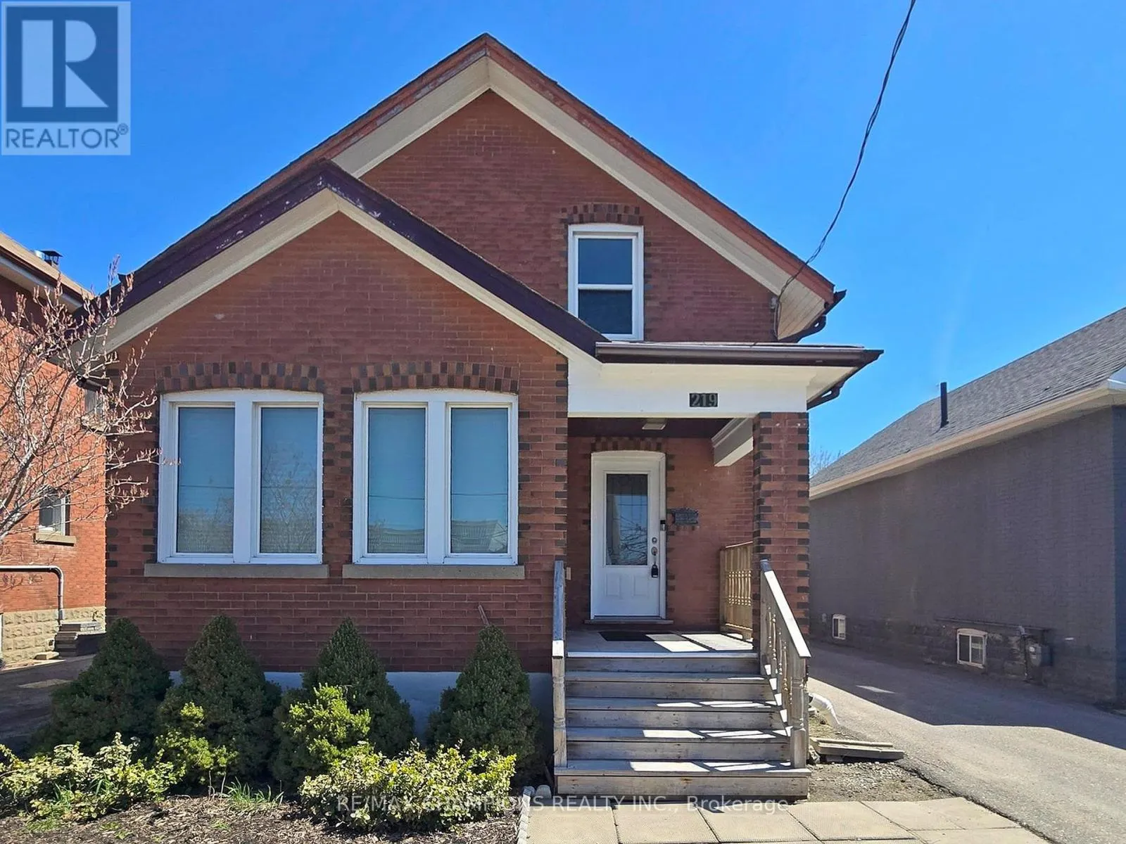219 QUEEN STREET W