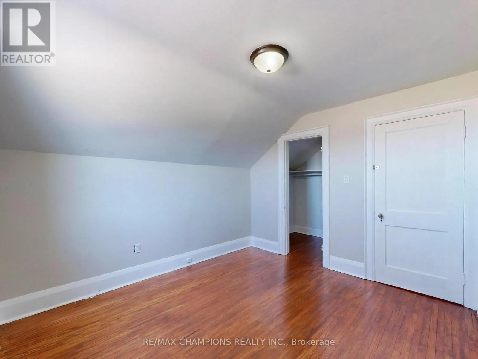 219 QUEEN STREET W