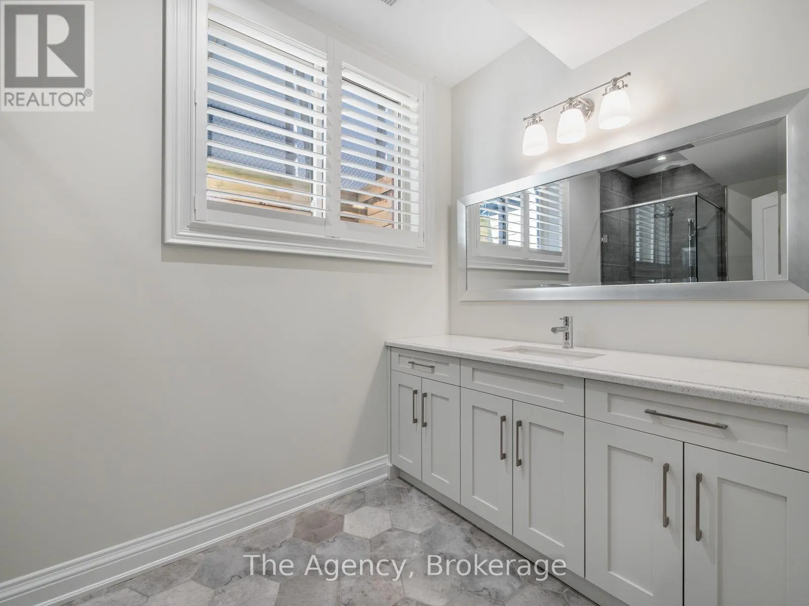 3087 LAKESHORE ROAD