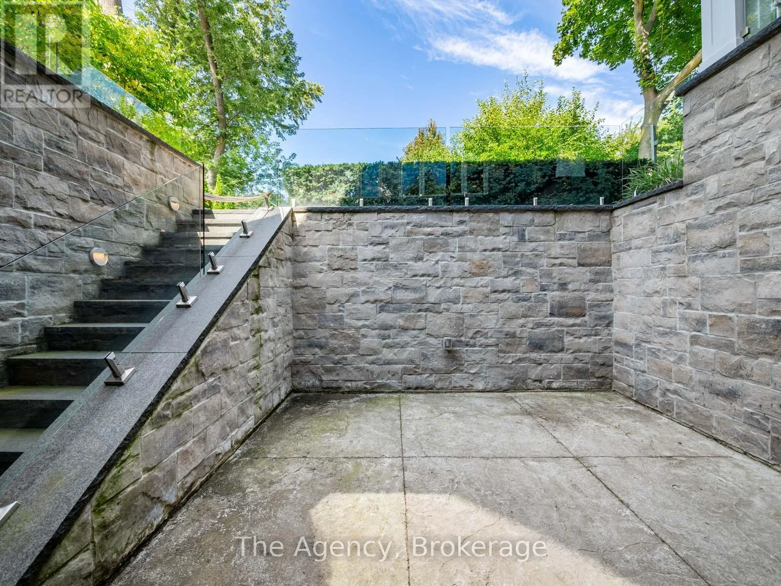 3087 LAKESHORE ROAD