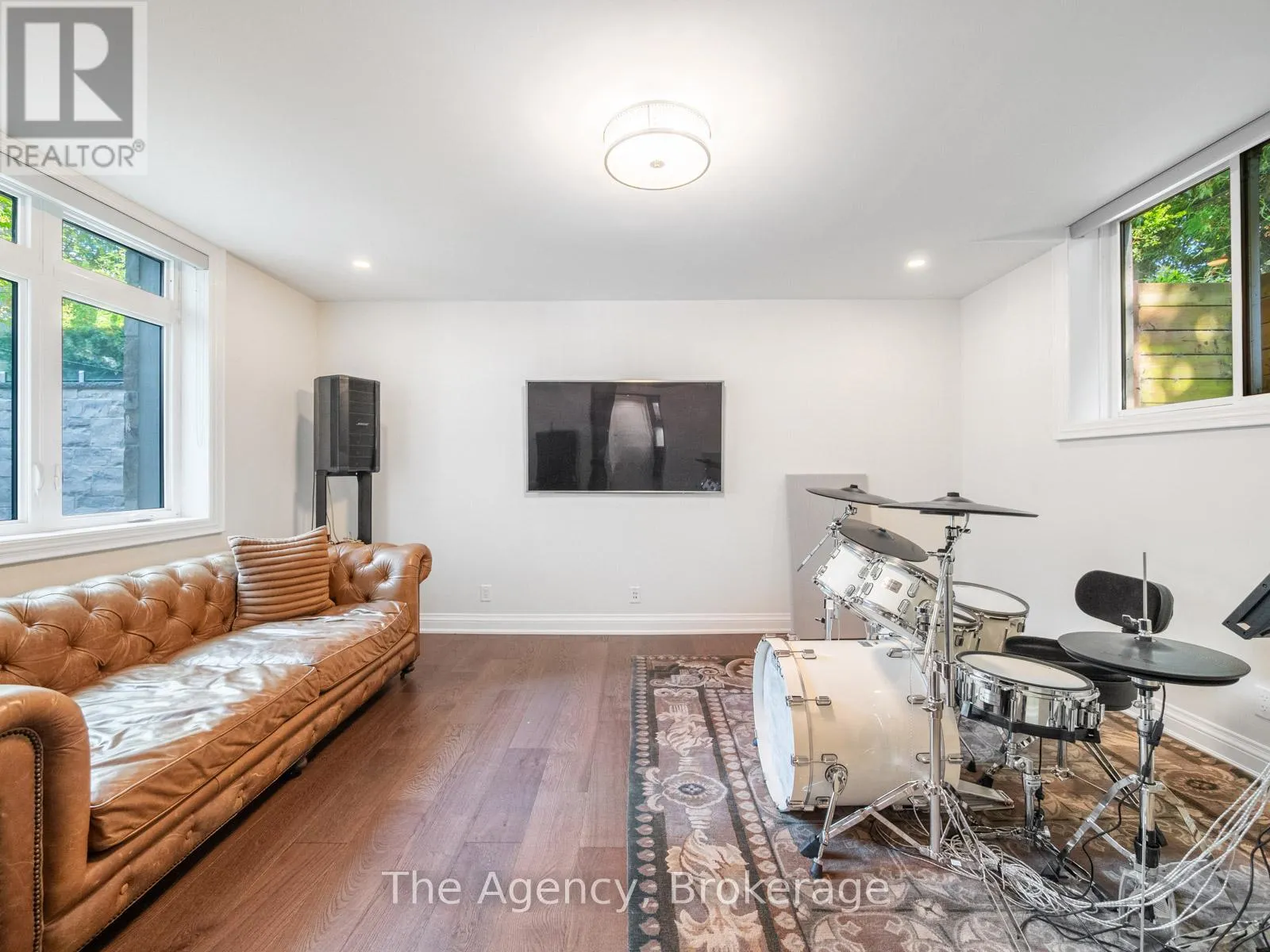 3087 LAKESHORE ROAD