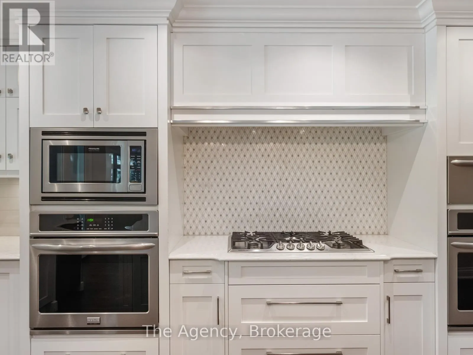 3087 LAKESHORE ROAD