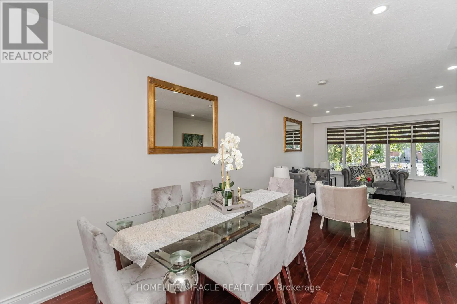 764 EAGLEMOUNT CRESCENT