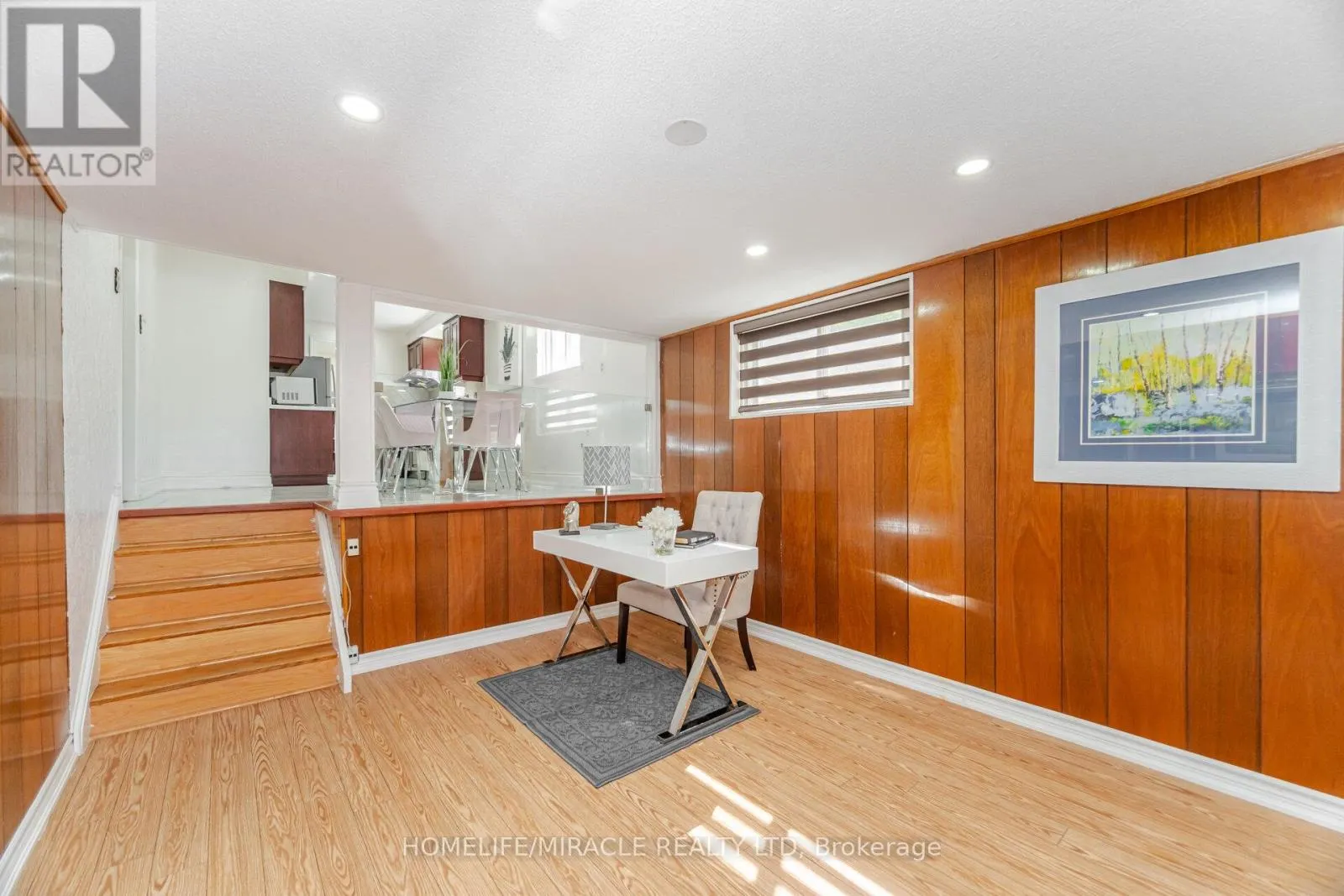 764 EAGLEMOUNT CRESCENT