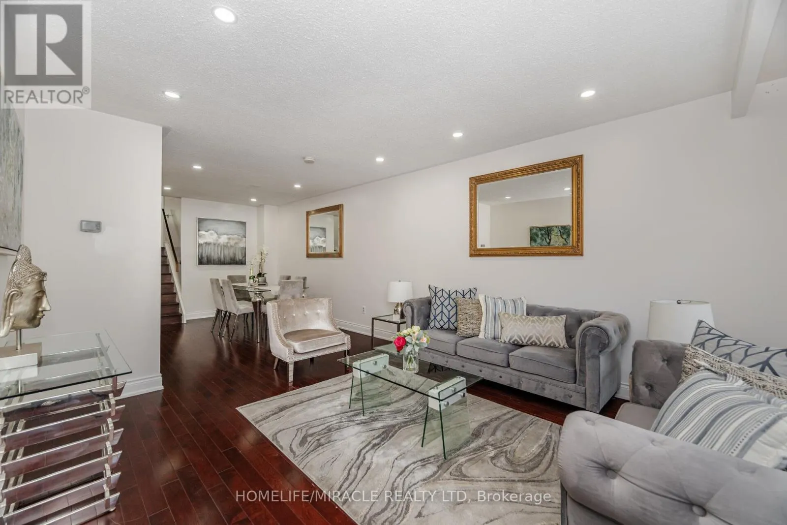 764 EAGLEMOUNT CRESCENT