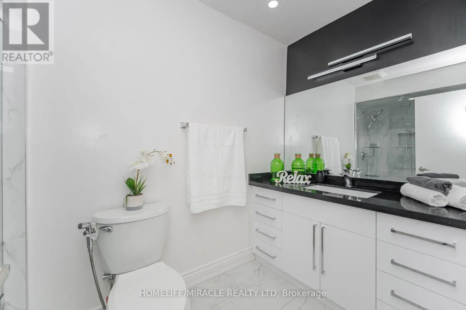 764 EAGLEMOUNT CRESCENT