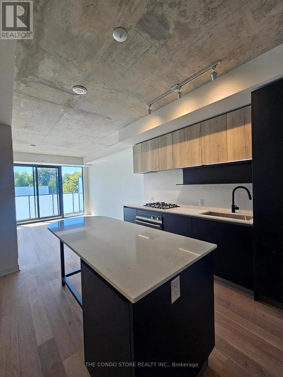 402 - 2625 DUNDAS STREET W