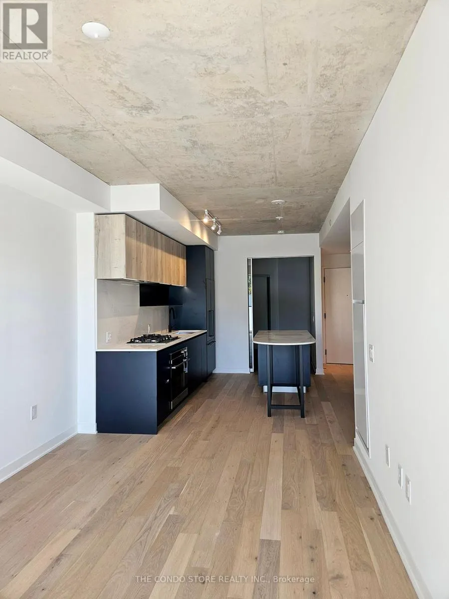 402 - 2625 DUNDAS STREET W