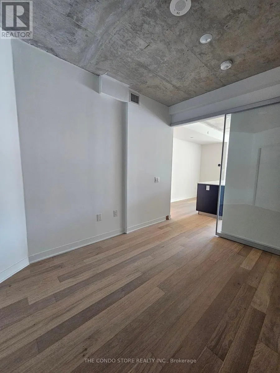 402 - 2625 DUNDAS STREET W