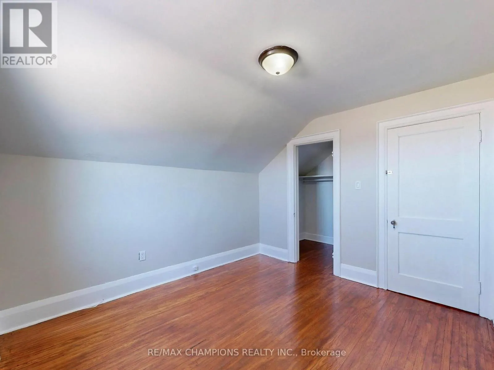 219 QUEEN STREET W