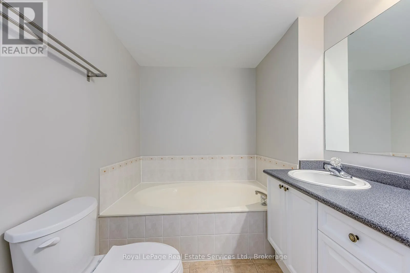 13A - 1064 QUEEN STREET W, #13A