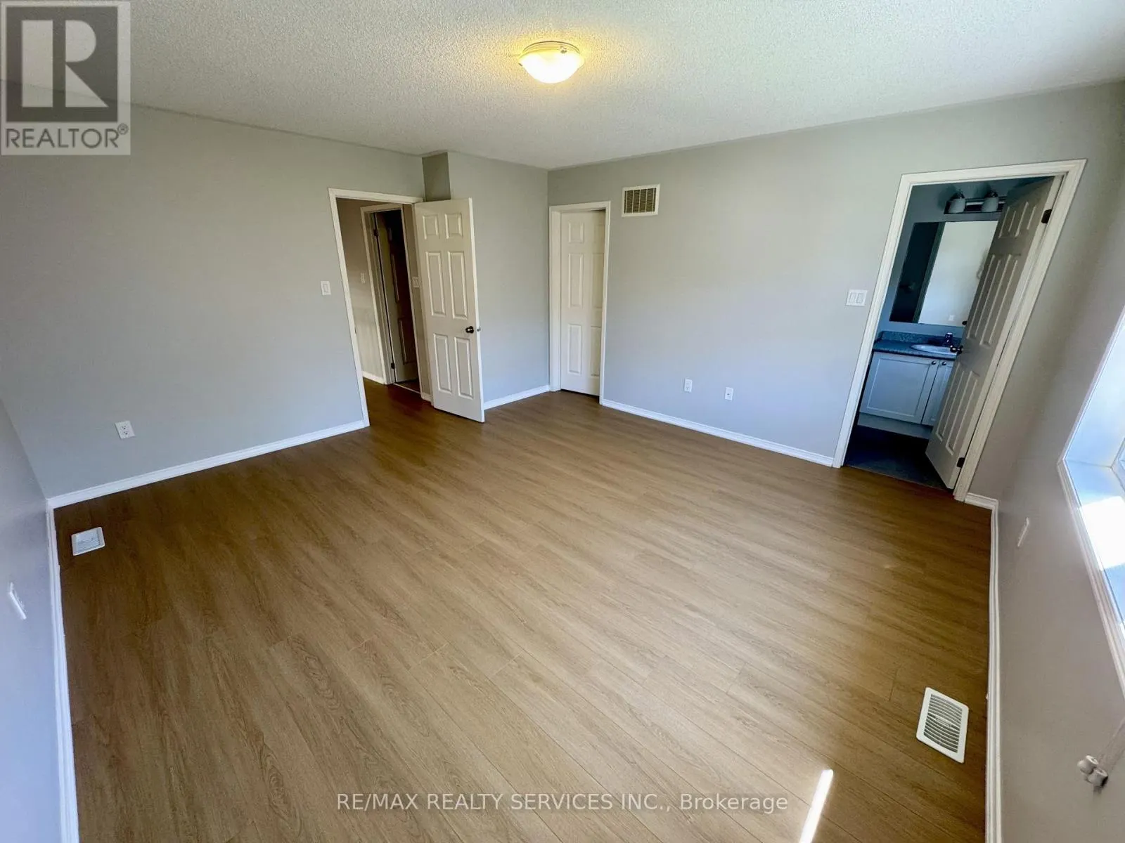 12 SUSSEXVALE DRIVE