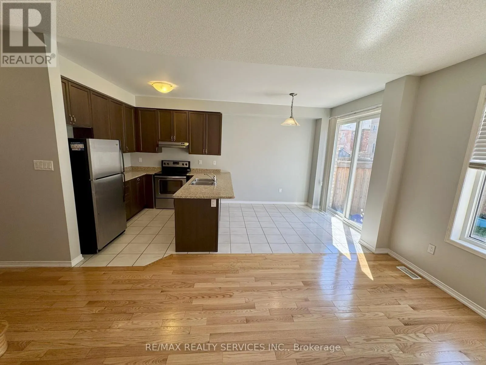 12 SUSSEXVALE DRIVE