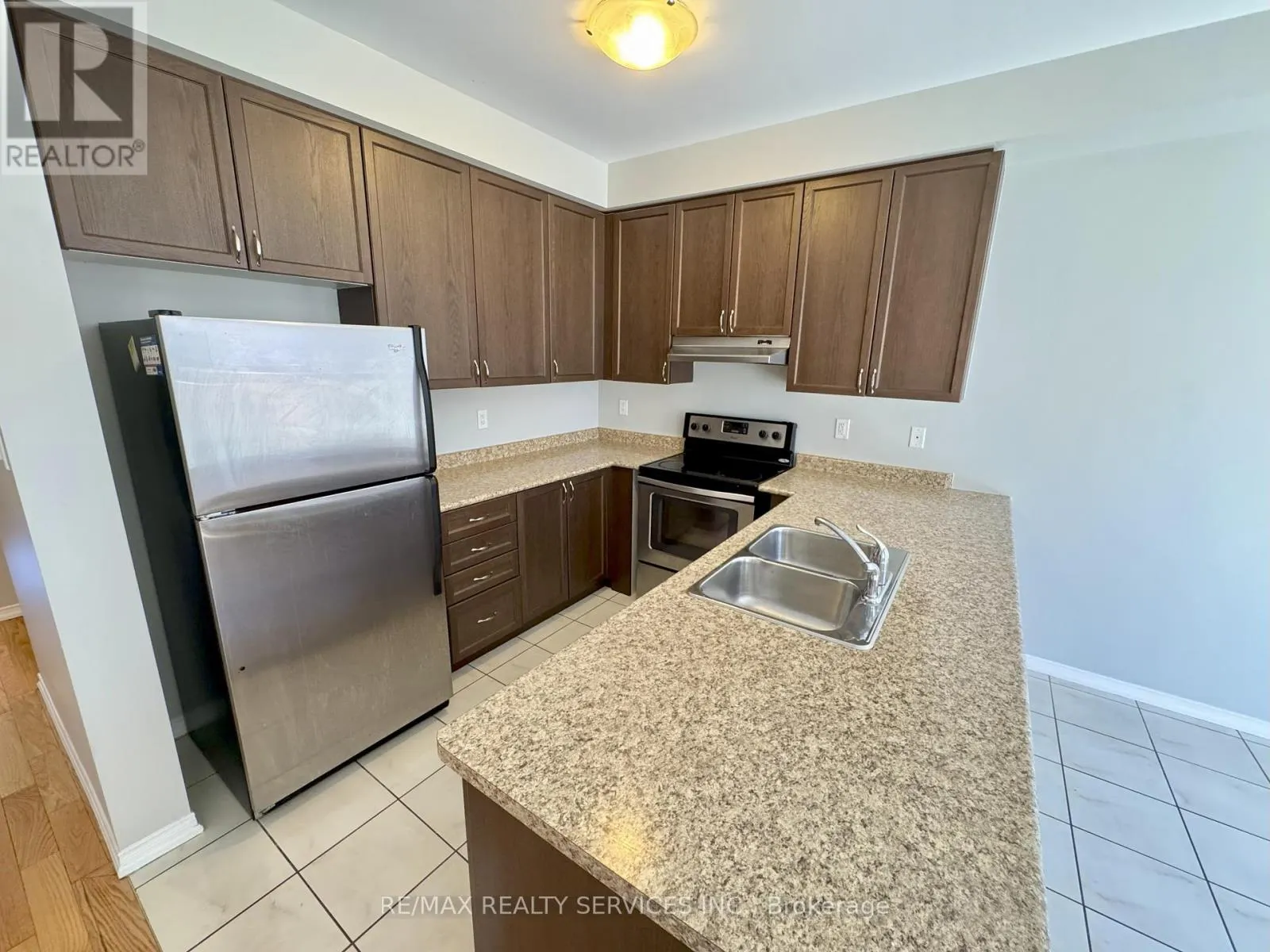 12 SUSSEXVALE DRIVE