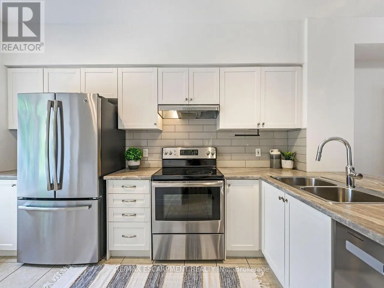 15 - 5080 FAIRVIEW STREET