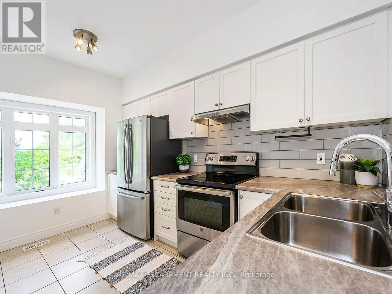 15 - 5080 FAIRVIEW STREET