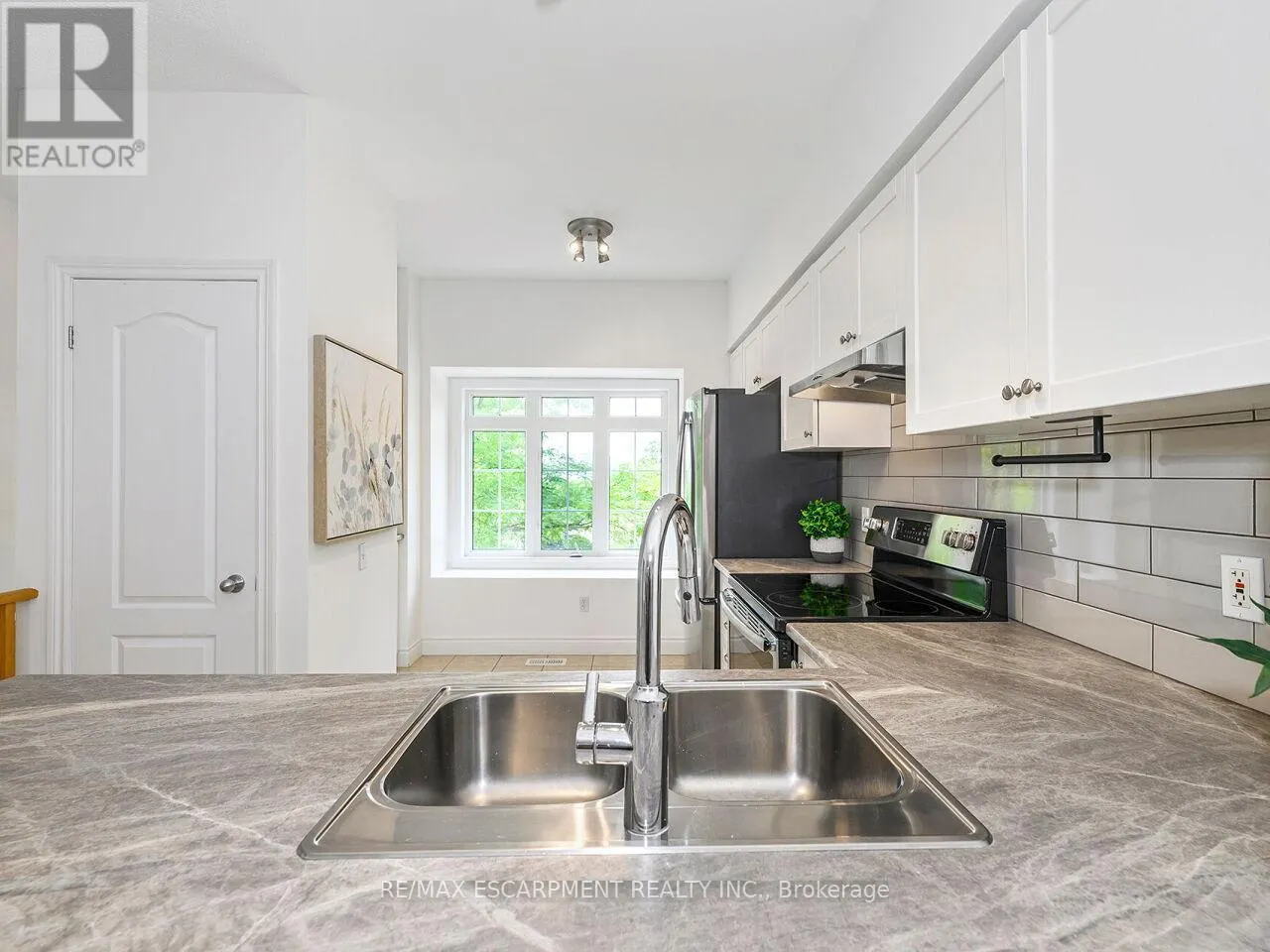 15 - 5080 FAIRVIEW STREET