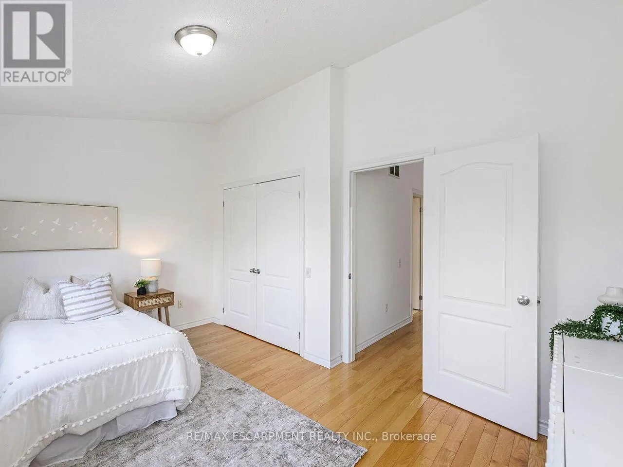 15 - 5080 FAIRVIEW STREET