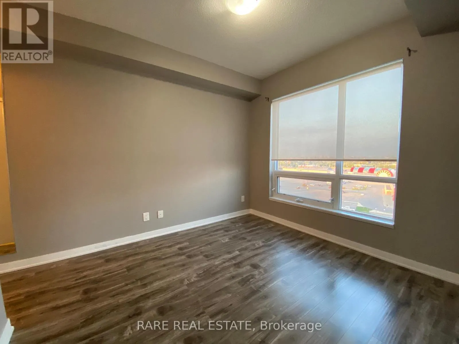 911 - 840 QUEENS PLATE DRIVE