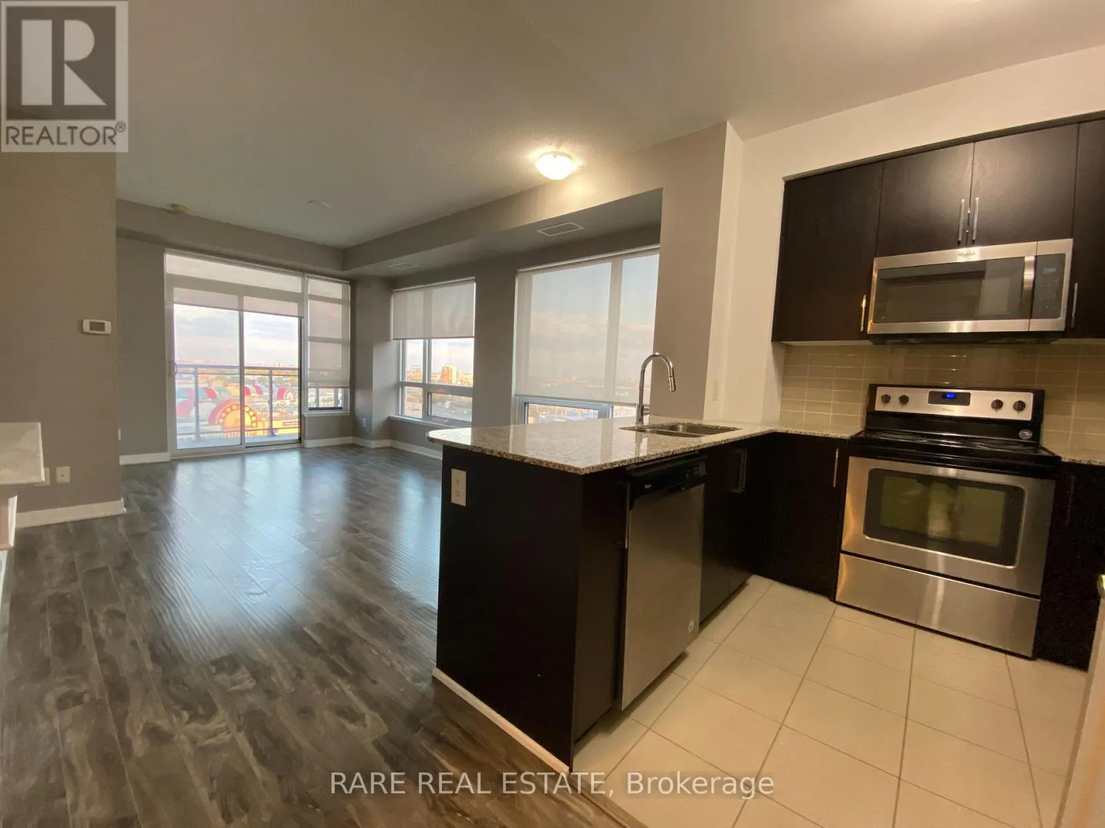 911 - 840 QUEENS PLATE DRIVE