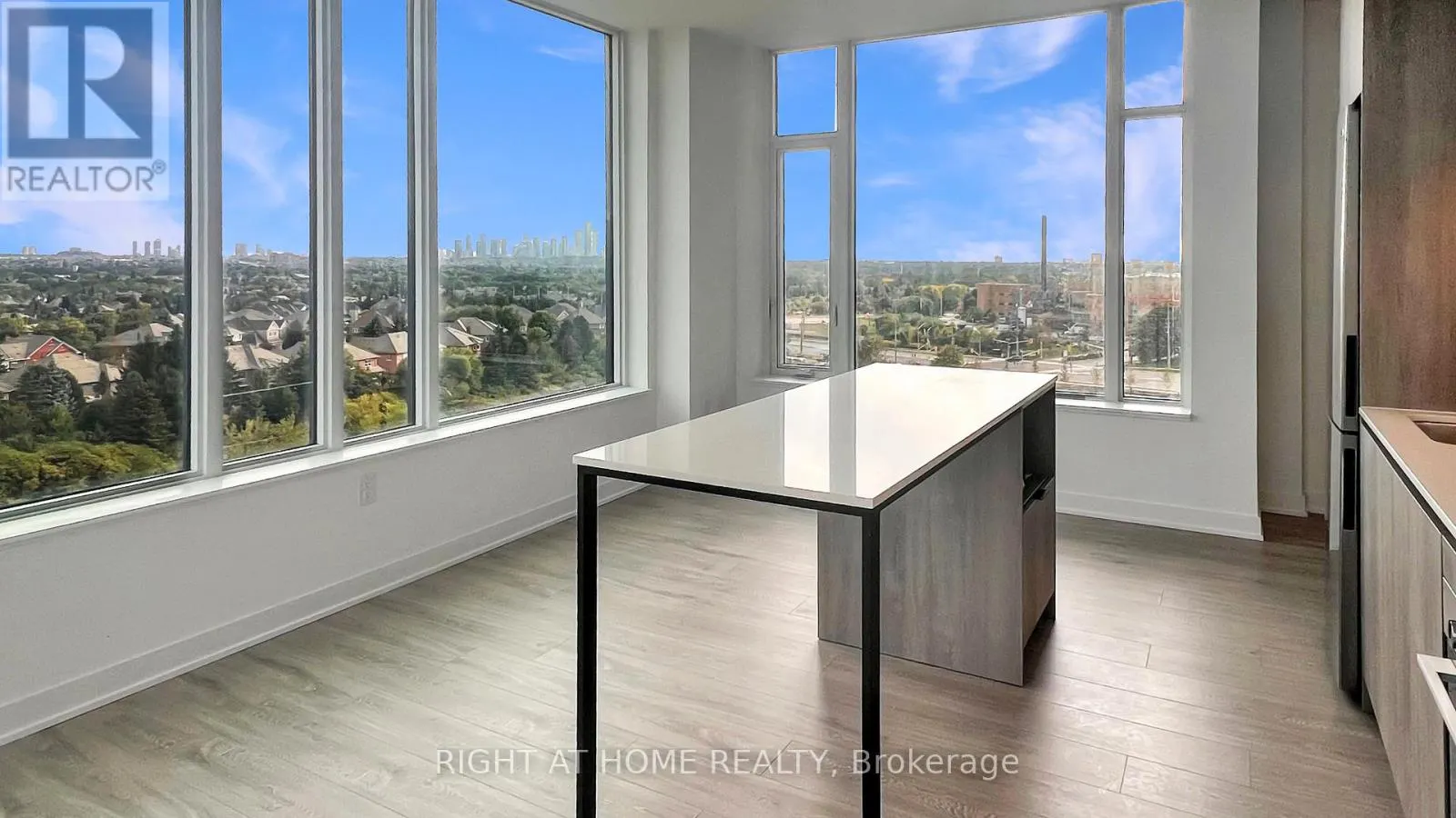 809 - 2495 EGLINTON AVENUE W