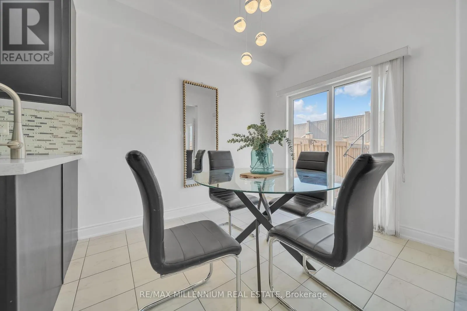 86 COOKVIEW DRIVE