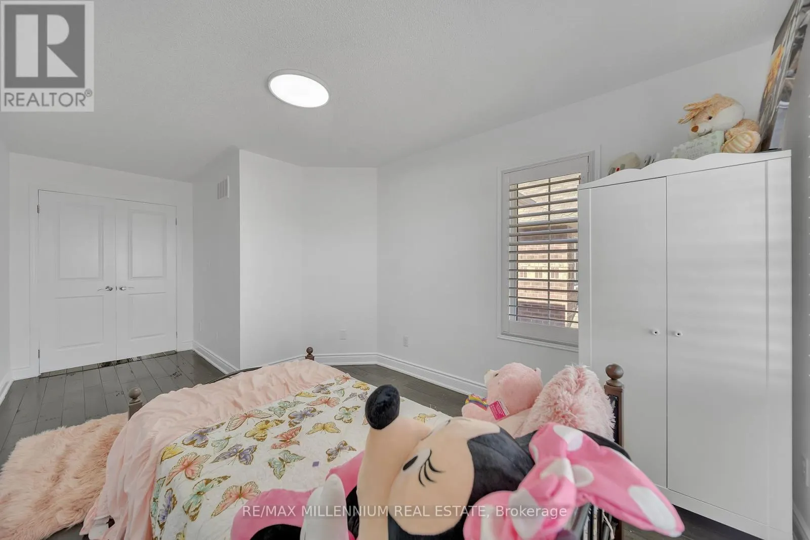 86 COOKVIEW DRIVE