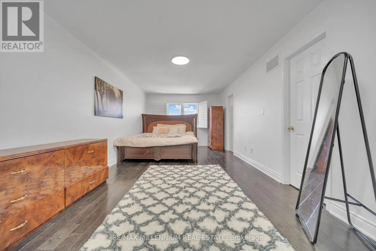 86 COOKVIEW DRIVE