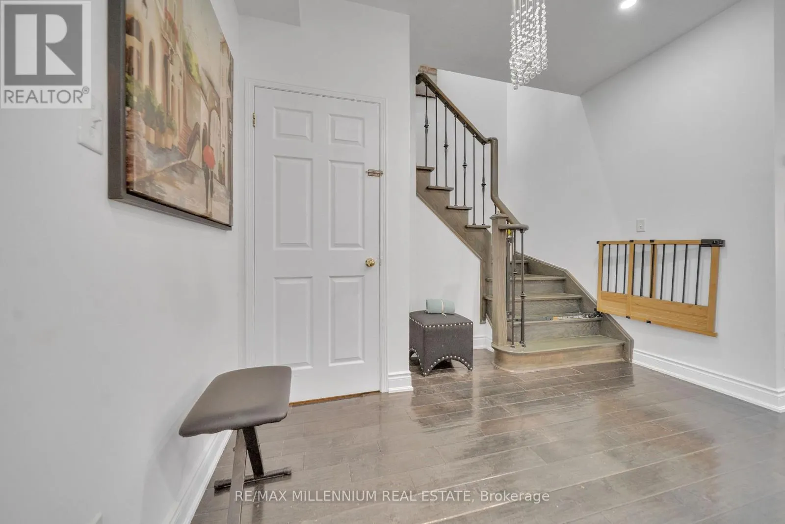 86 COOKVIEW DRIVE