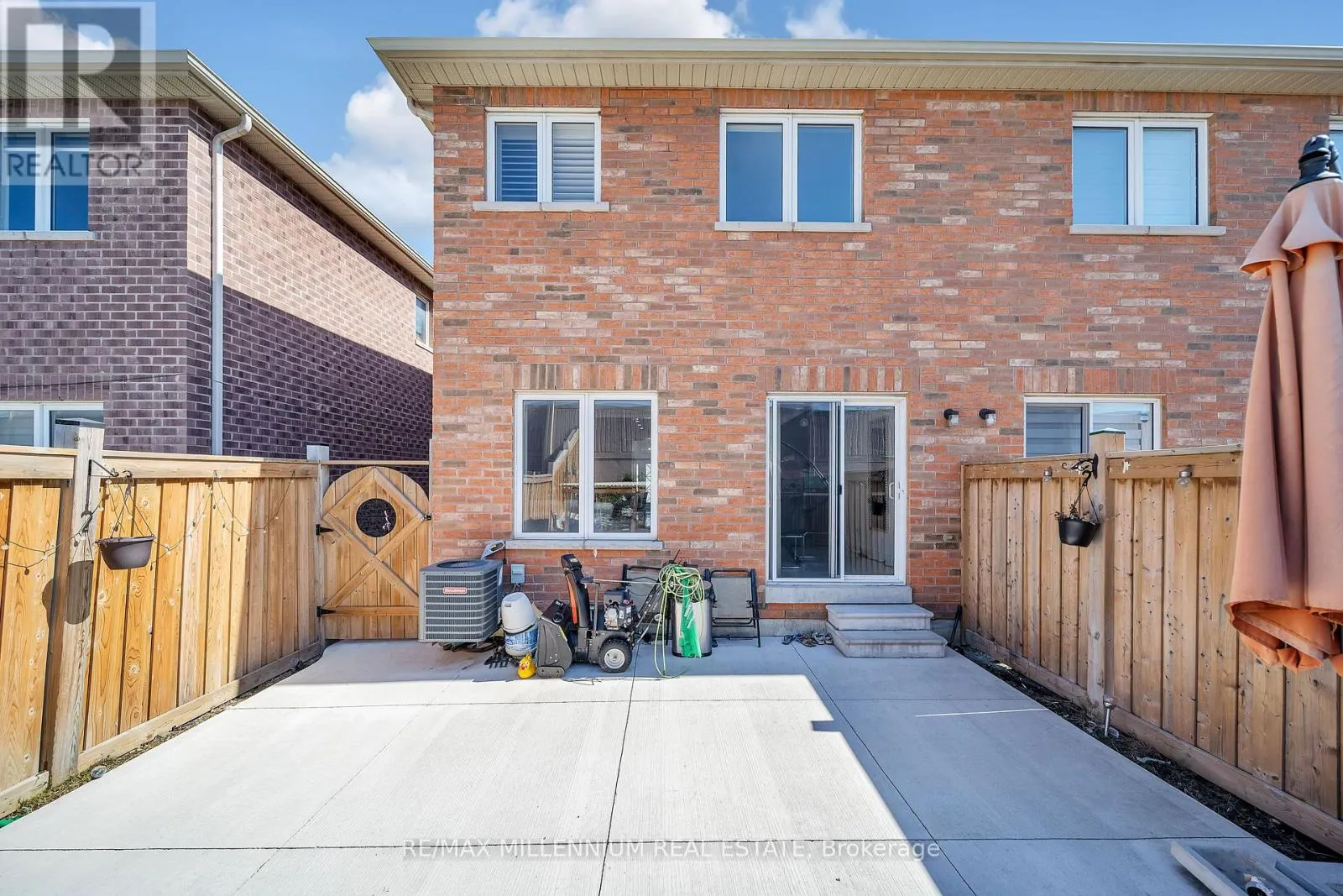 86 COOKVIEW DRIVE