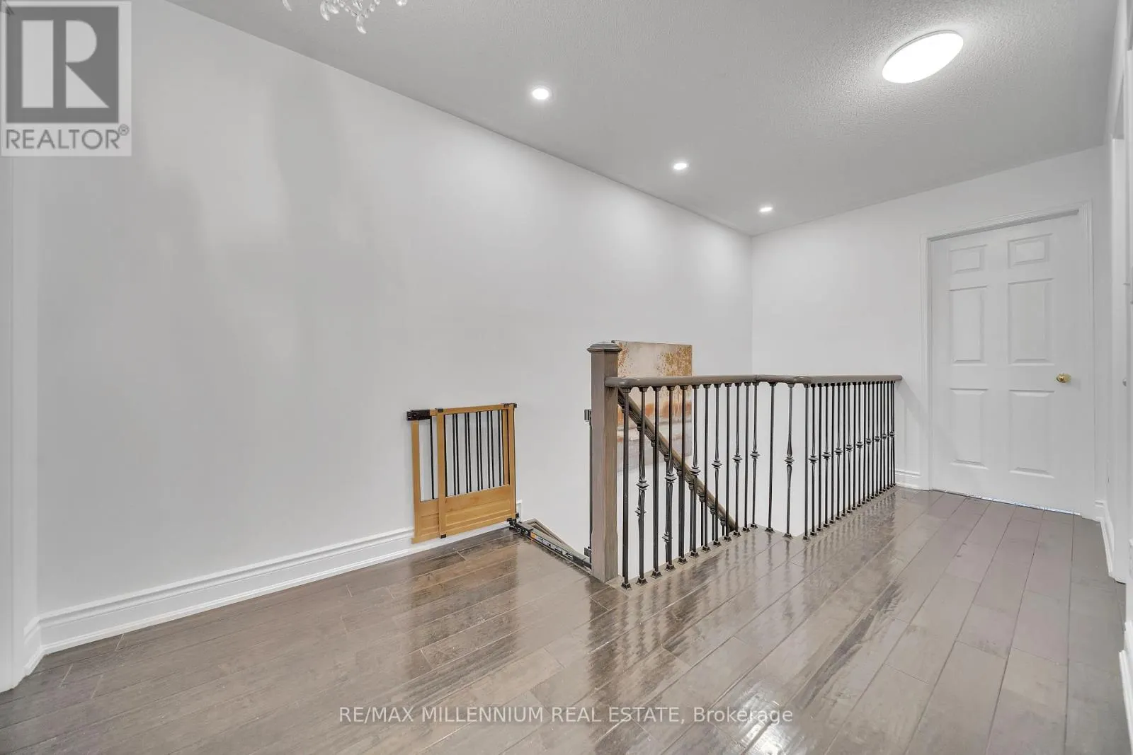 86 COOKVIEW DRIVE