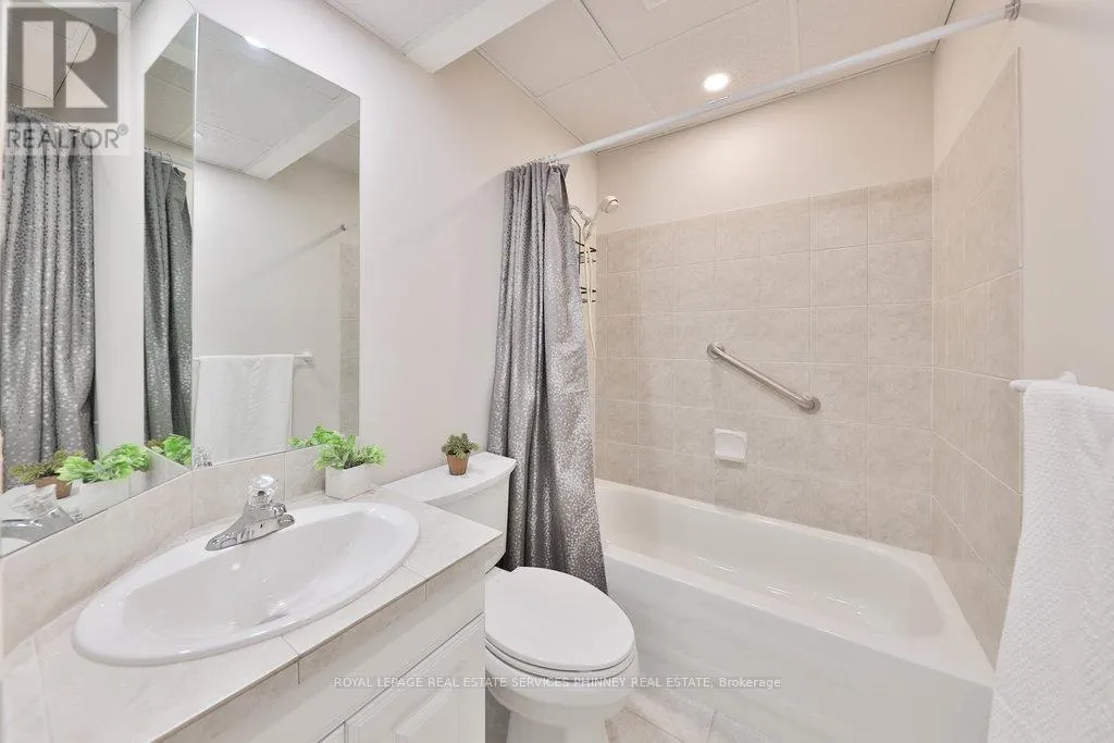 1212 GRACE DRIVE
