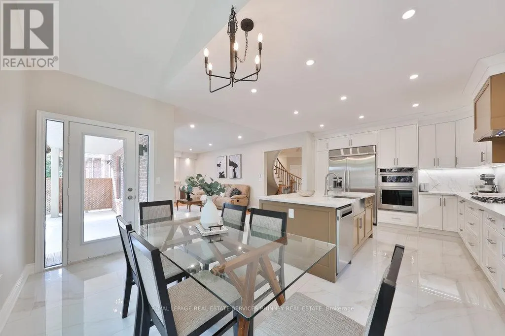 1212 GRACE DRIVE