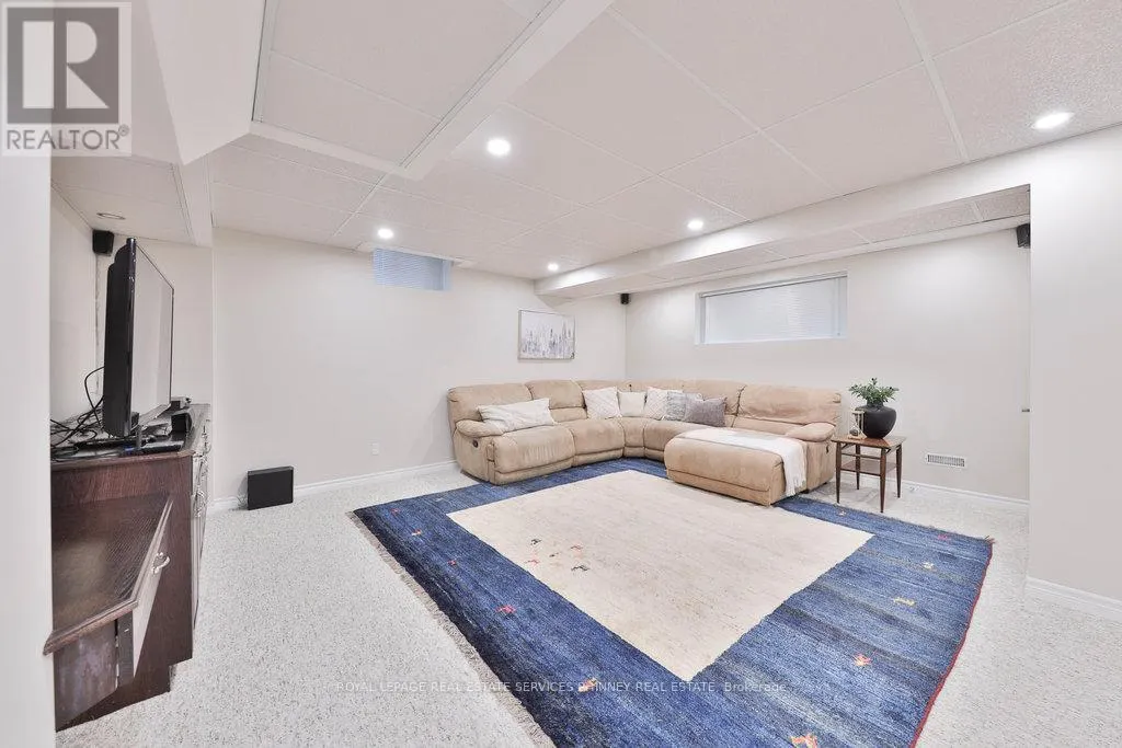 1212 GRACE DRIVE