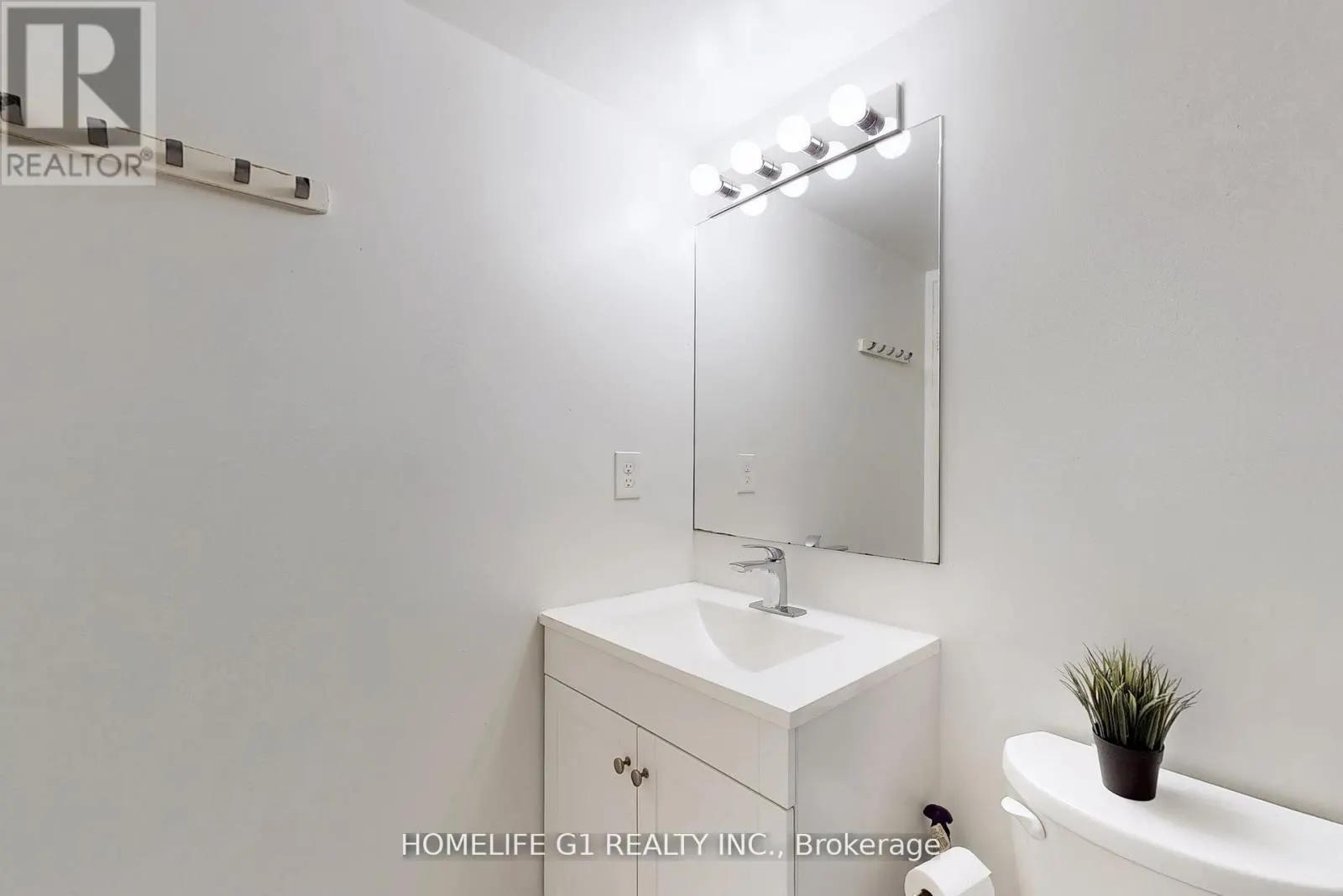 1111 - 50 KINGSBRIDGE GARDEN CIRCLE