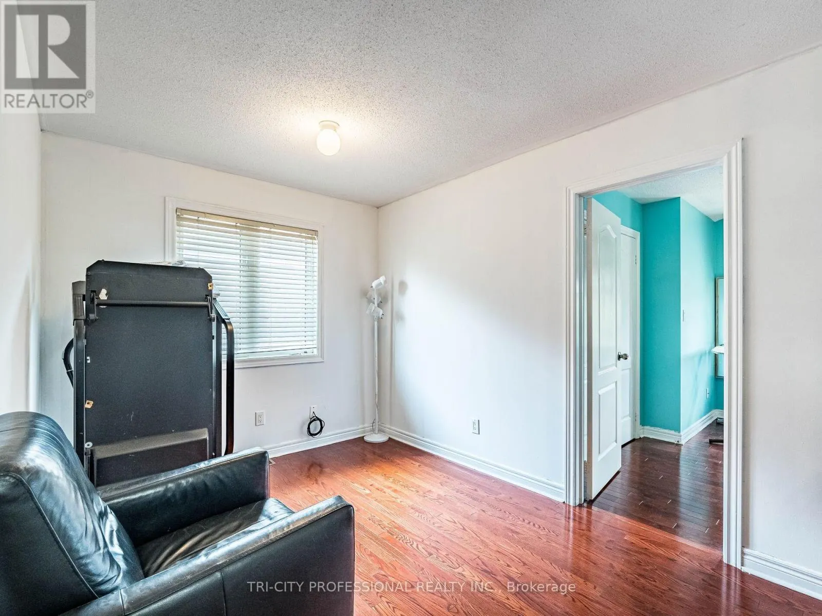 26 TANGLERIDGE BOULEVARD