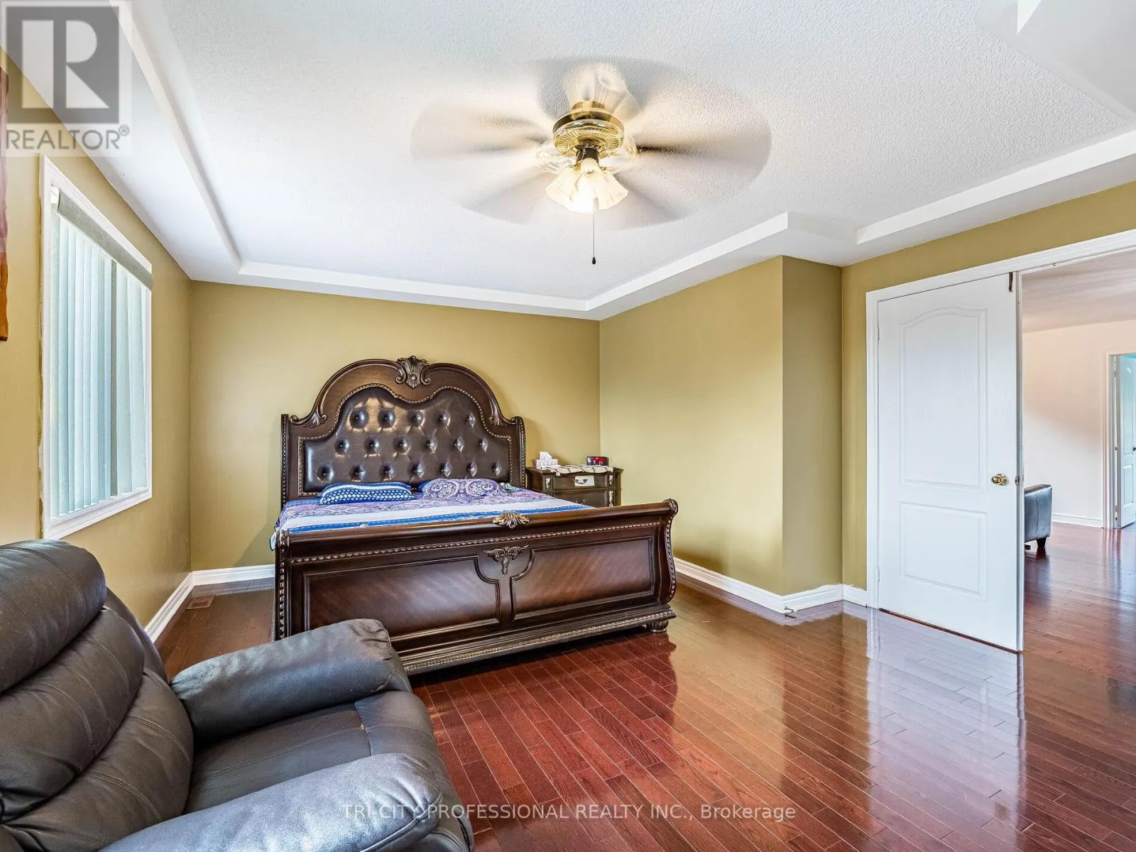 26 TANGLERIDGE BOULEVARD