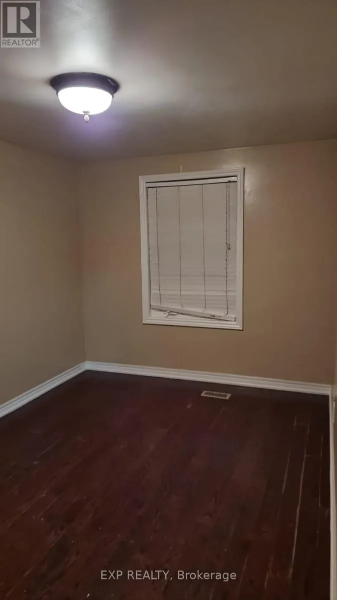 2ND FLR - 841 RUNNYMEDE ROAD