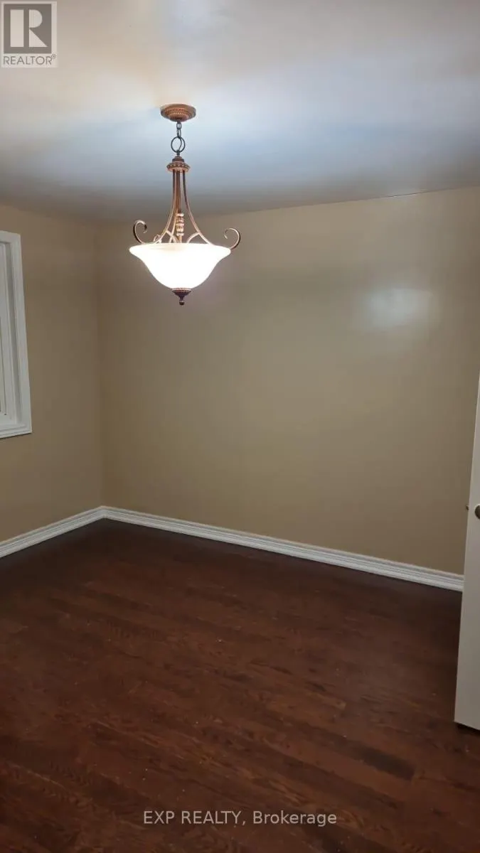 2ND FLR - 841 RUNNYMEDE ROAD