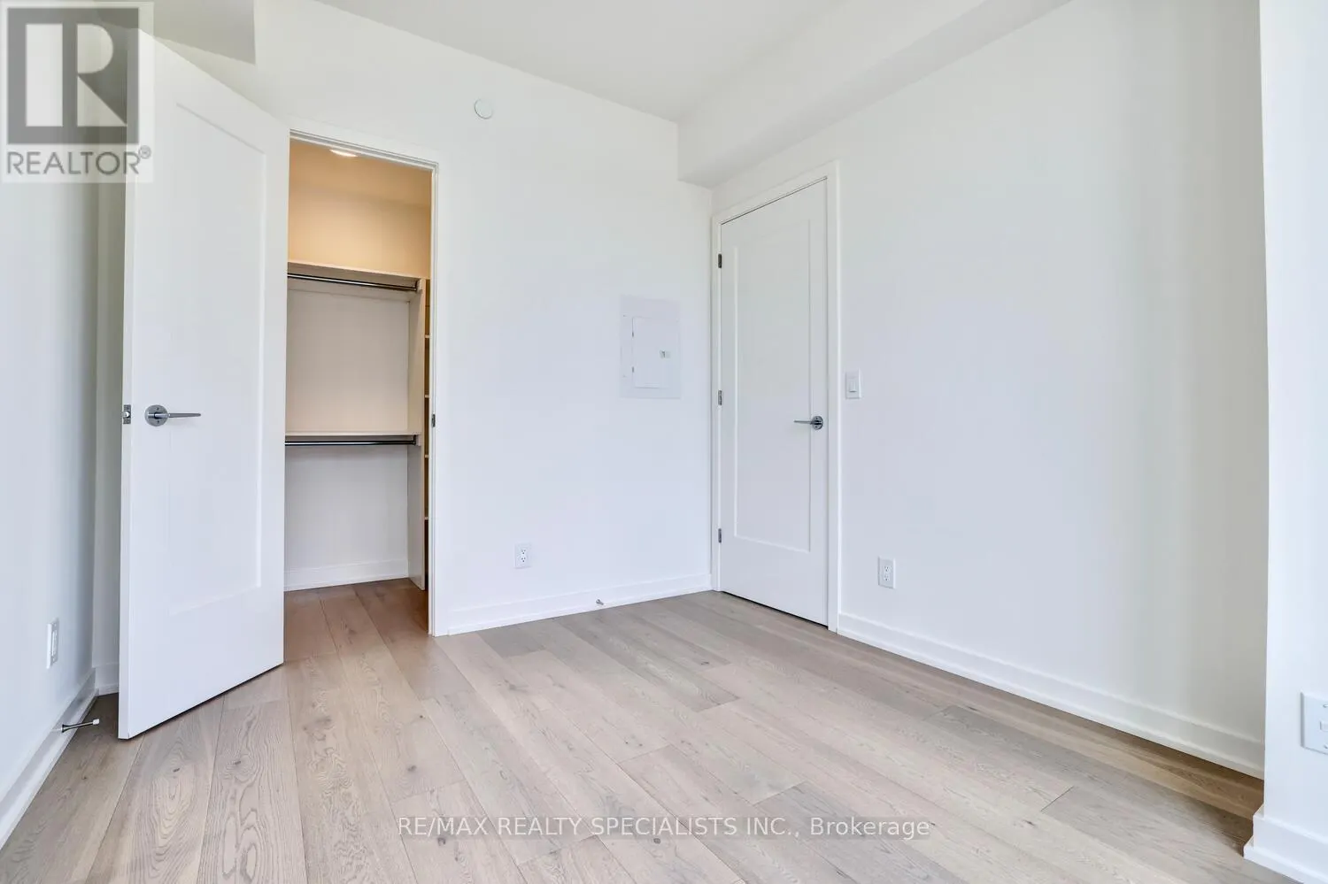1106 - 3079 TRAFALGAR ROAD