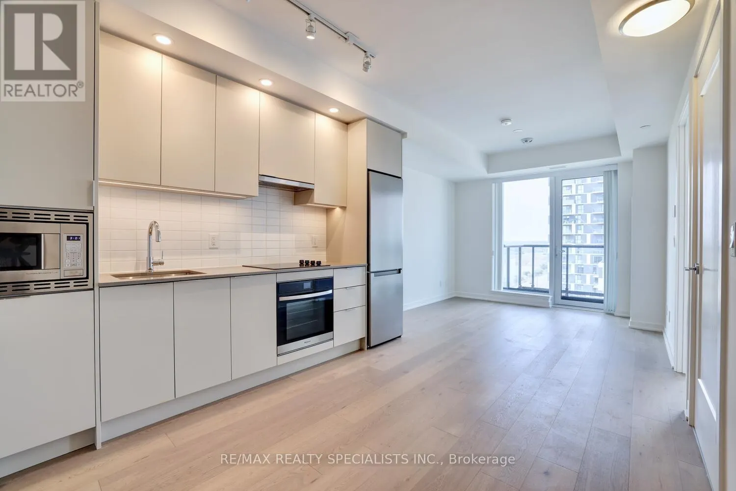 1106 - 3079 TRAFALGAR ROAD