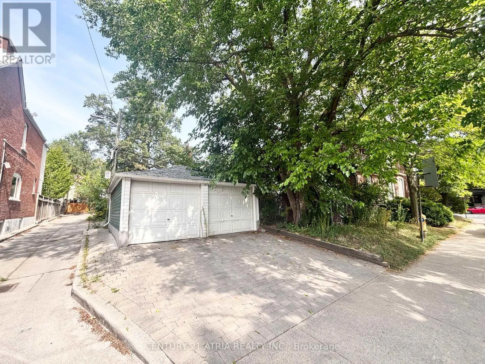 442 RUNNYMEDE ROAD