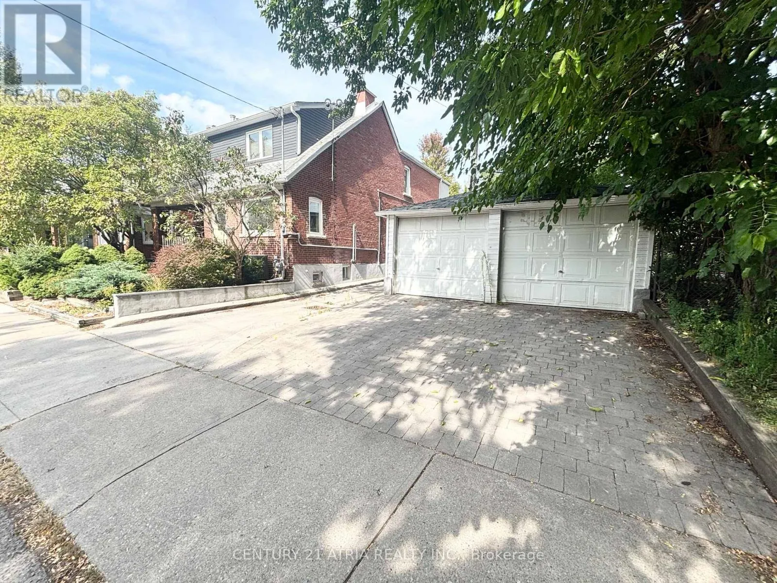 442 RUNNYMEDE ROAD