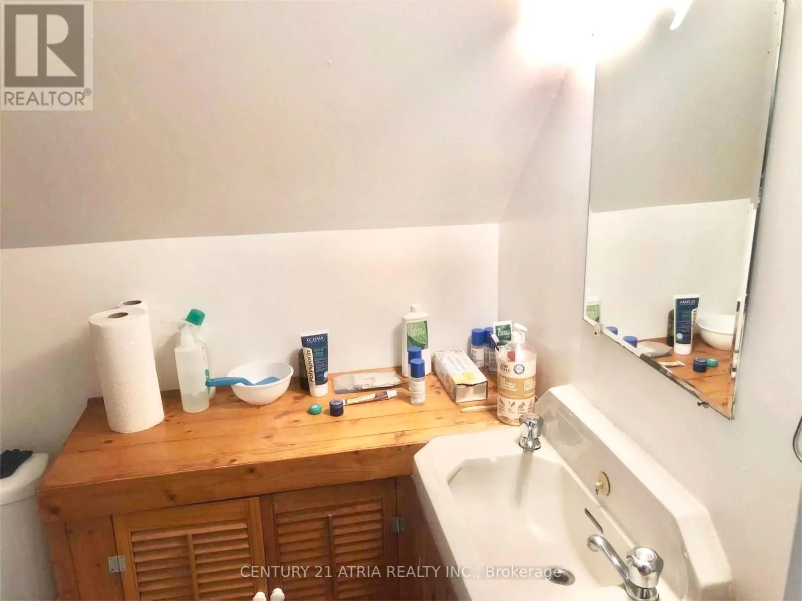 442 RUNNYMEDE ROAD