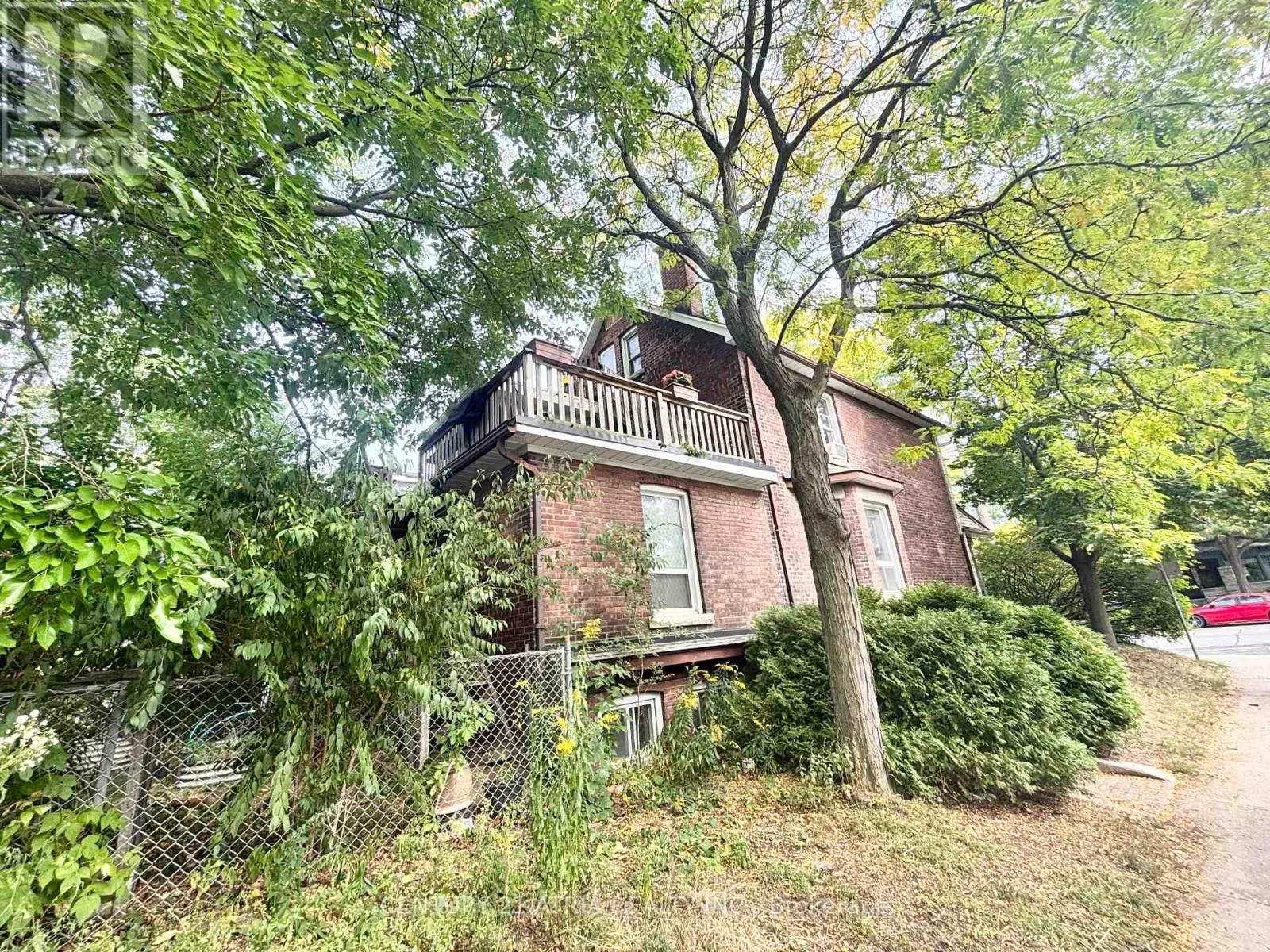 442 RUNNYMEDE ROAD