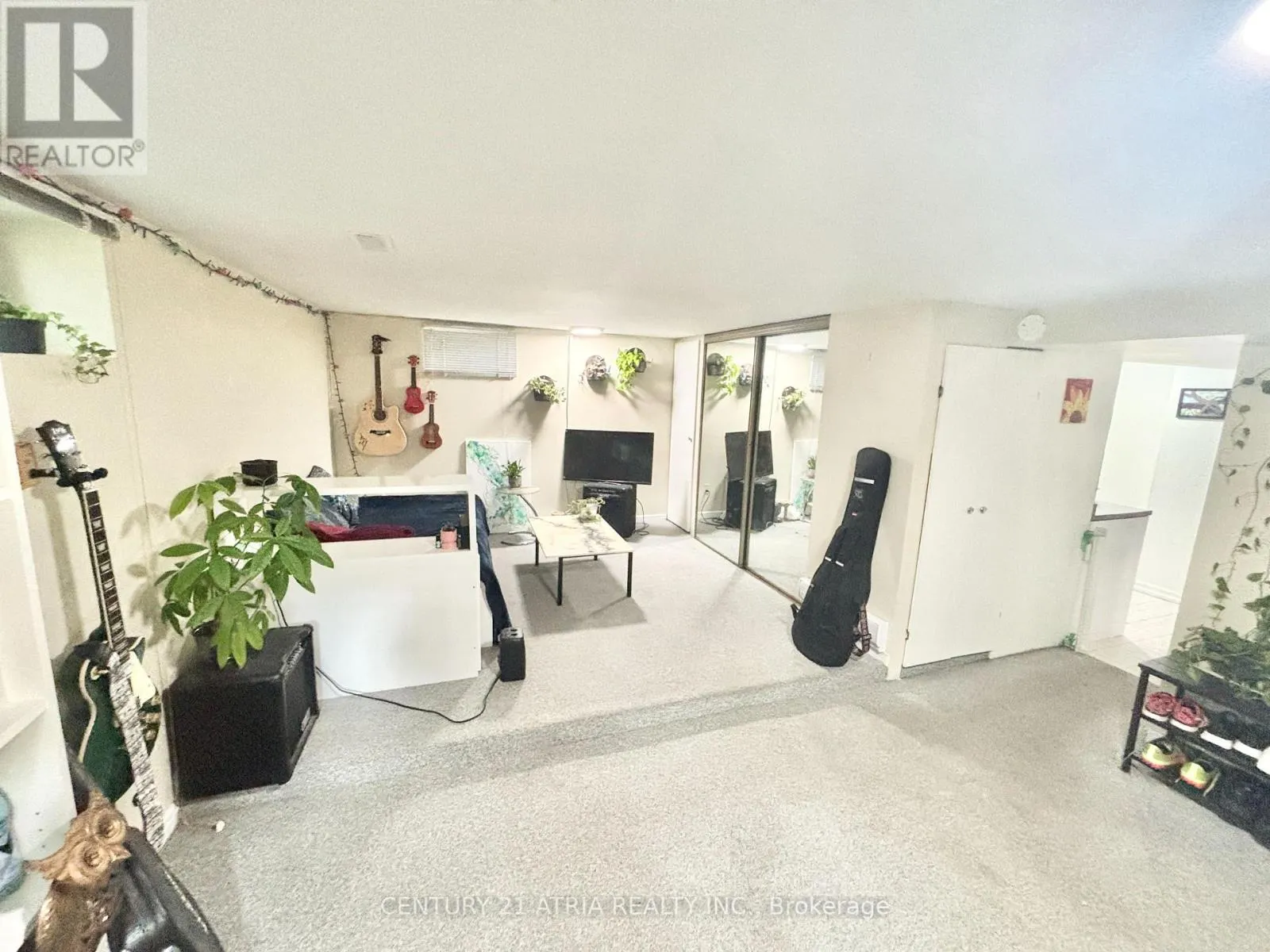 442 RUNNYMEDE ROAD