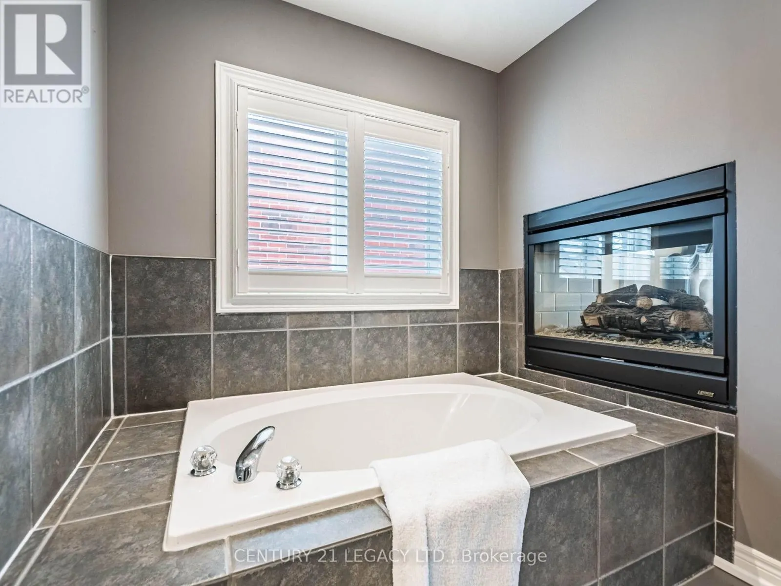3 BOWSFIELD DRIVE